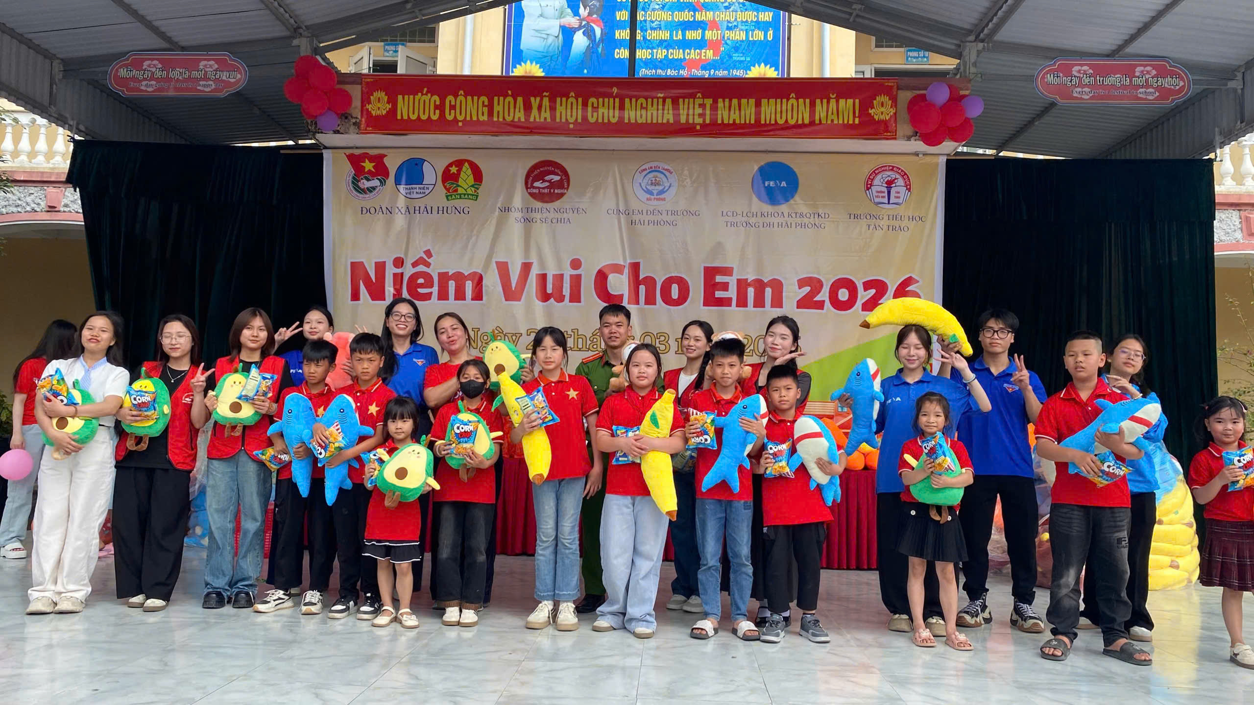 Chi đoàn Công an xã Hải Hưng:  ra quân hưởng ứng Ngày Chủ nhật xanh năm 2026